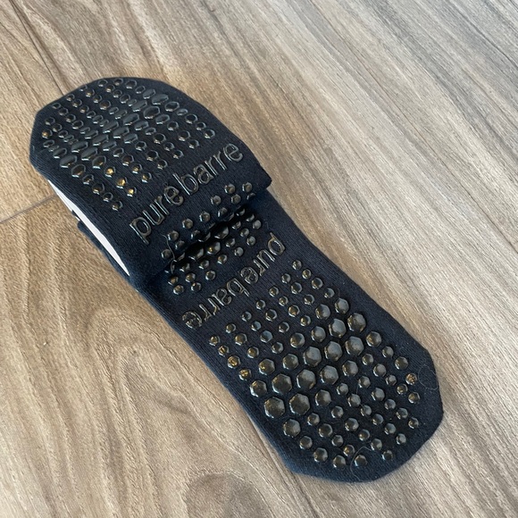 NWT pure barre candy cane heart sticky socks - Picture 4 of 4